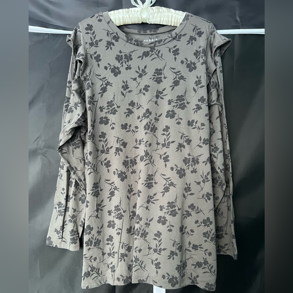 Torrid Size 3 Classic Long Sleeve T-shirt Grey Floral